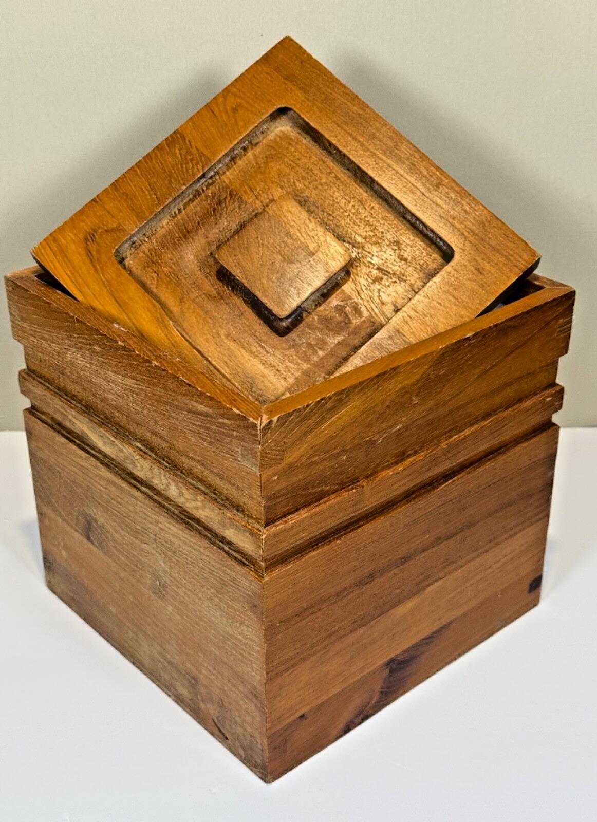 Vintage Mid Century Modern Teak Ice Bucket - Beautiful detail - Good condition