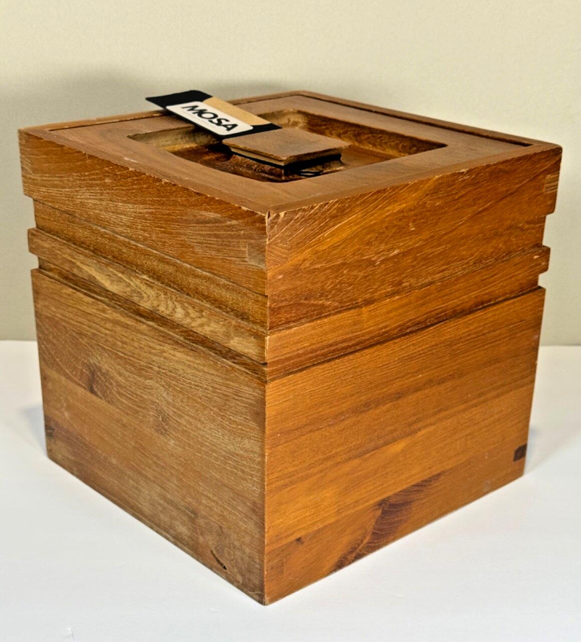 Vintage Mid Century Modern Teak Ice Bucket - Beautiful detail - Good condition