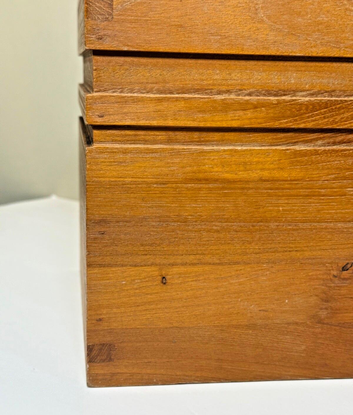 Vintage Mid Century Modern Teak Ice Bucket - Beautiful detail - Good condition