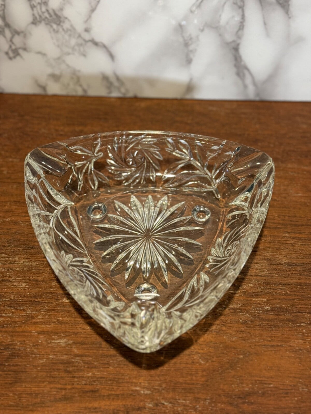 VINTAGE ASHTRAY CLEAR GLASS FOOTED TRIANGLE SHAPED STARBURST PATTERN MCM
