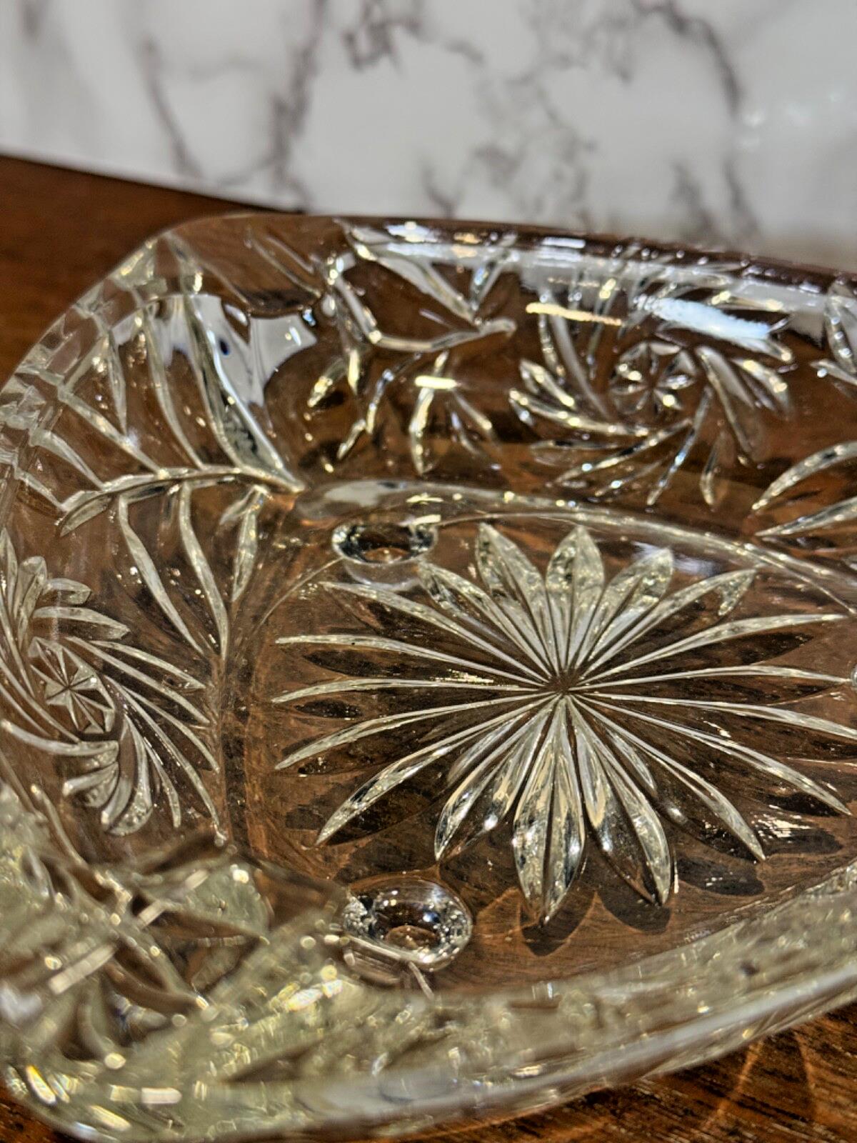 VINTAGE ASHTRAY CLEAR GLASS FOOTED TRIANGLE SHAPED STARBURST PATTERN MCM
