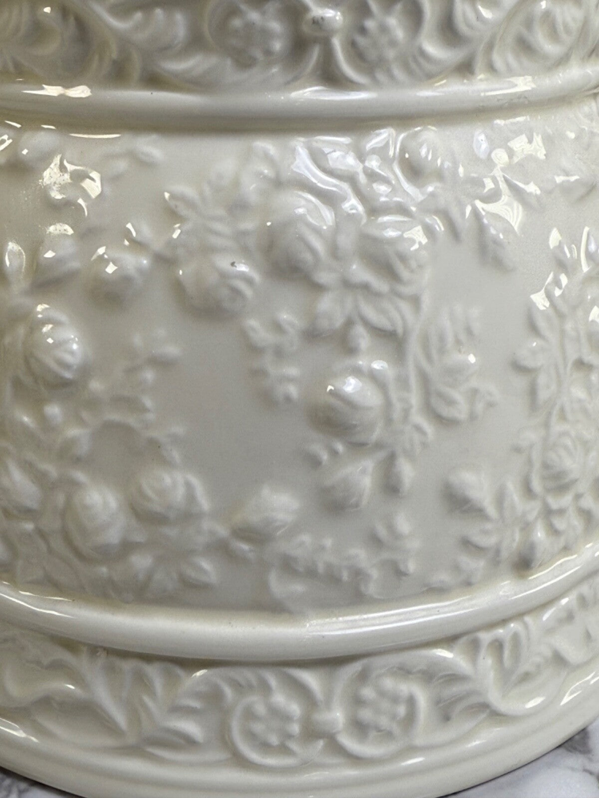 Royal Albert Old Country Roses English Buffet Collection large white teapot
