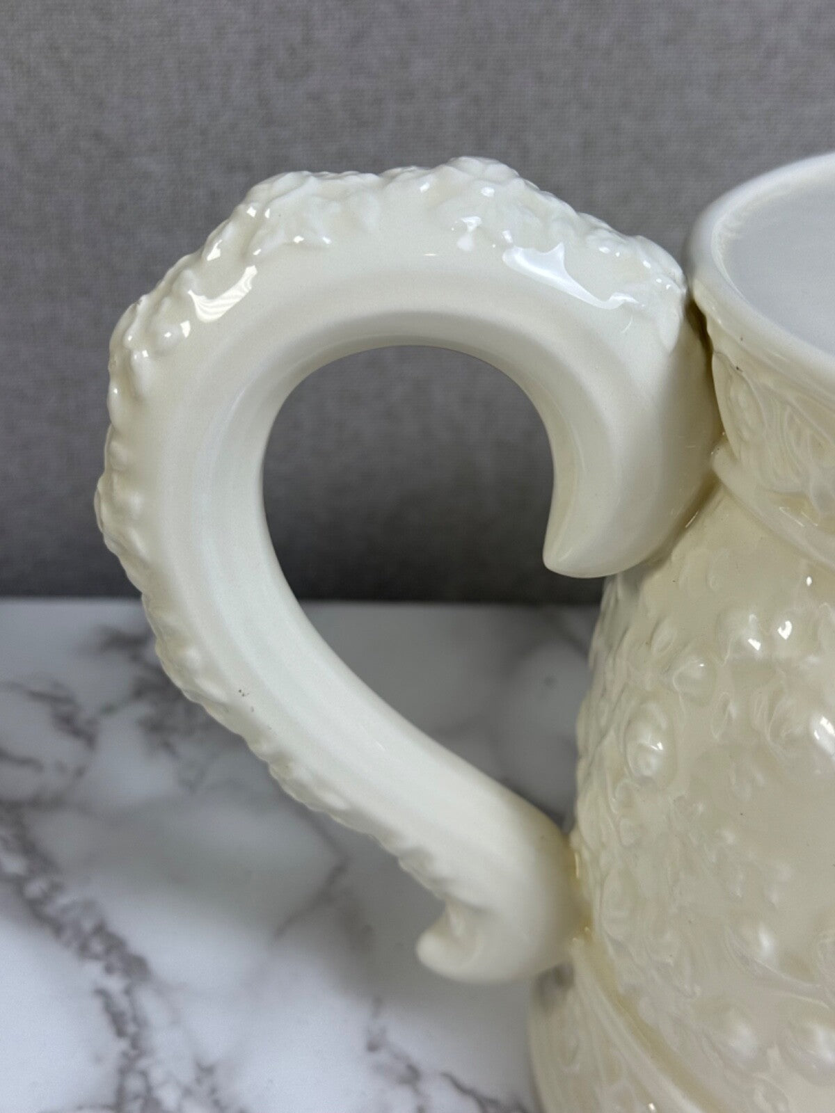 Royal Albert Old Country Roses English Buffet Collection large white teapot