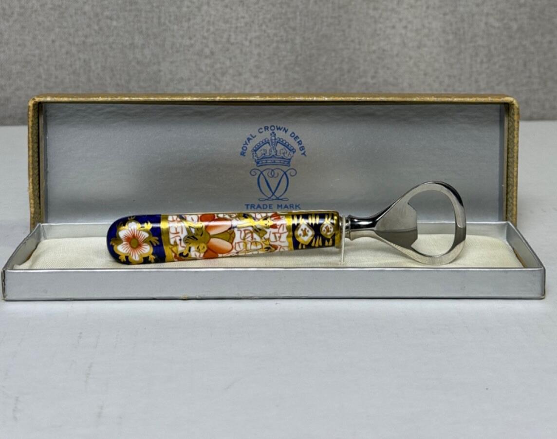 VTG ROYAL CROWN DERBY BONE CHINA TRADITIONAL IMARI PATTERN BOTTLE OPENER IN BOX